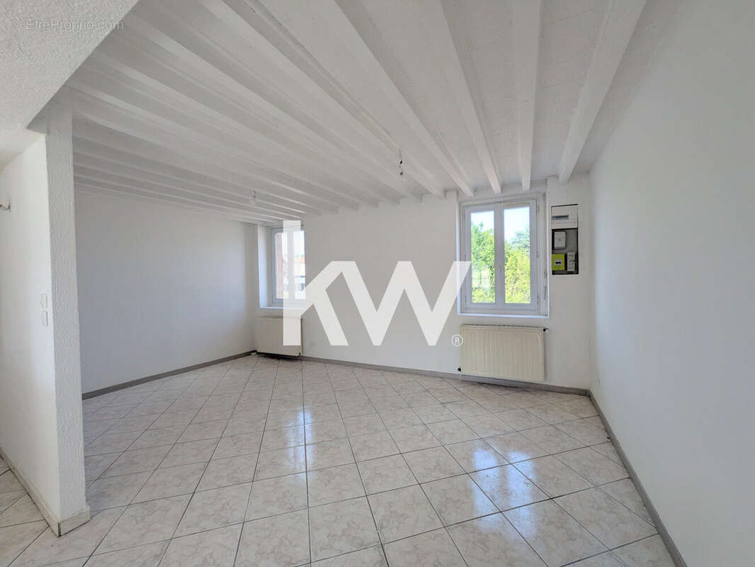 Appartement 327 m² à Saint-Chamond  - photo 5