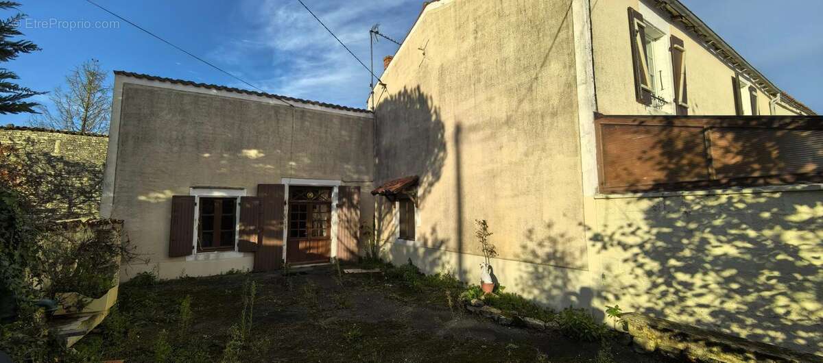 Photo 3 - Maison à VILLENEUVE-LA-COMTESSE