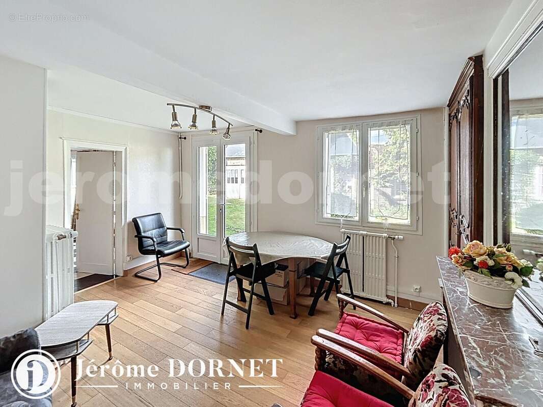 sin_0006 - Maison à GRANDVILLIERS