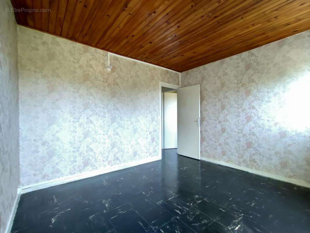 Maison à LA CHAPELLE-EN-SERVAL