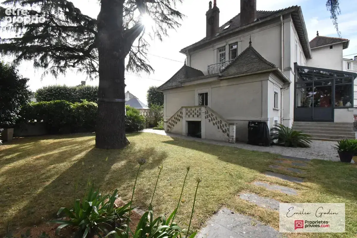 Maison Bourgeoise Cholet 11 pièce(s) 278 m2 - photo 13