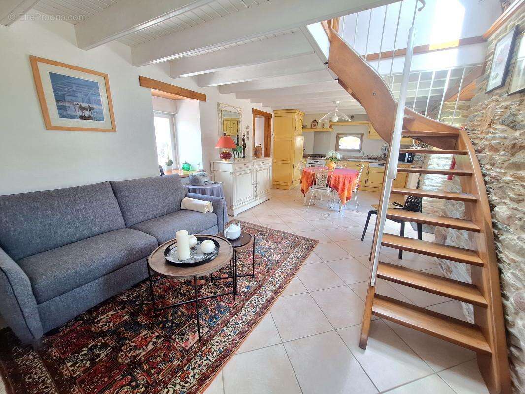 Maison à LOCQUIREC