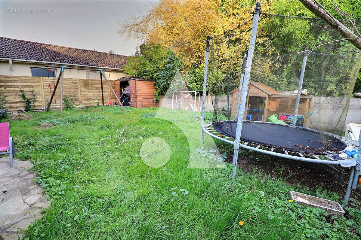 Maison à MERY-SUR-OISE