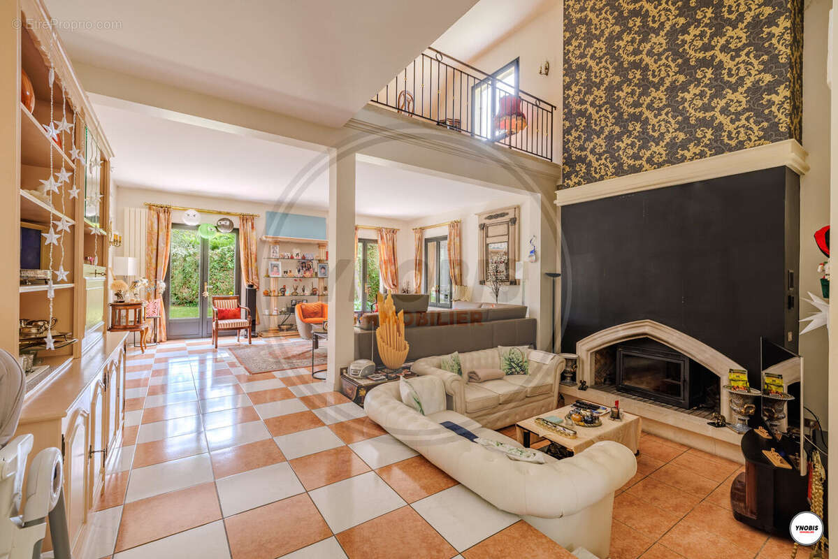 Maison à VERNEUIL-SUR-SEINE