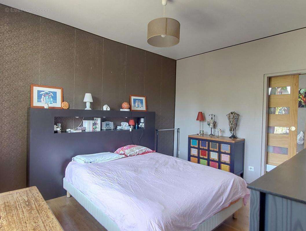 Maison à COMBS-LA-VILLE