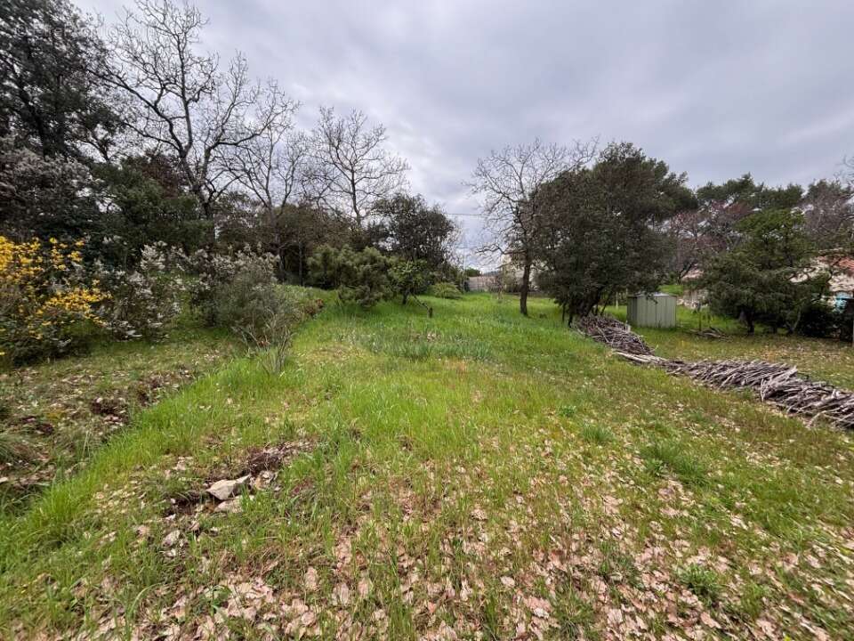 Terrain 609 m² à Carnoules  - photo 2