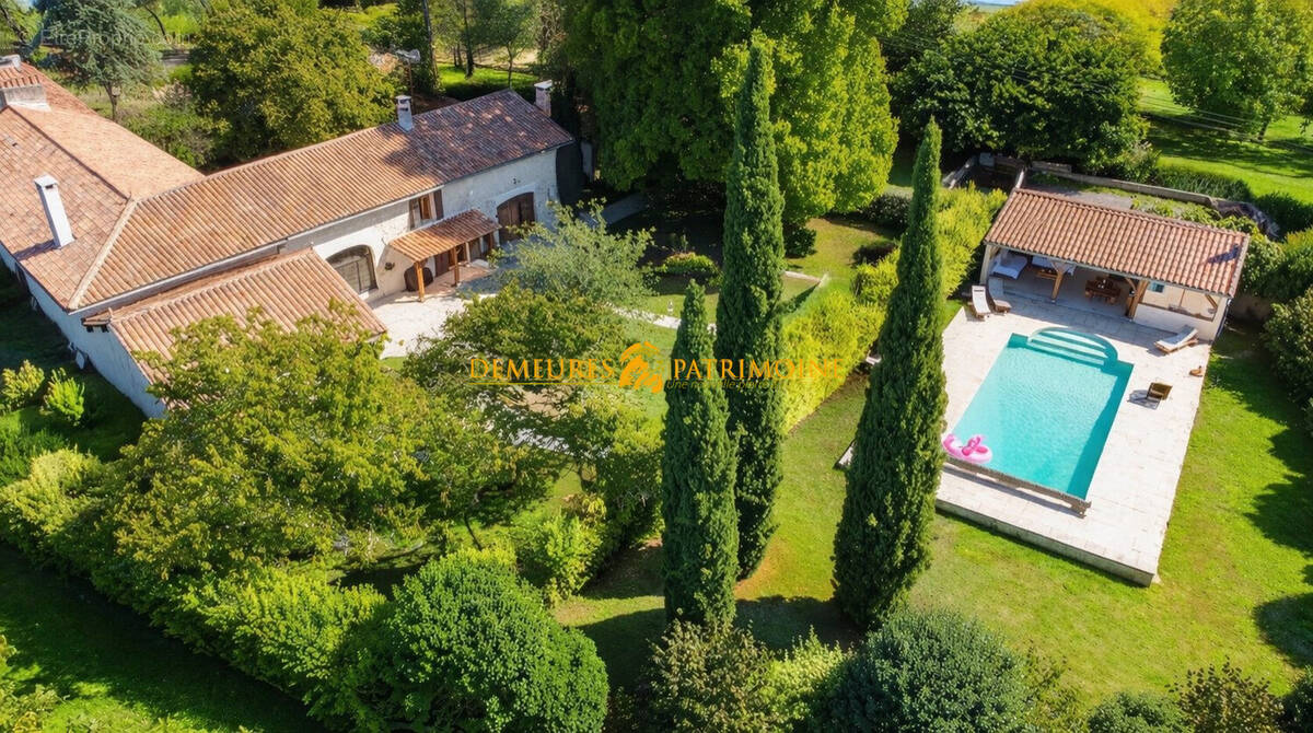 Maison à SALLES-LAVALETTE