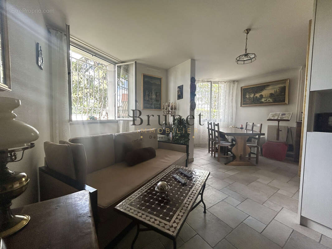 Appartement à SAINT-MAUR-DES-FOSSES
