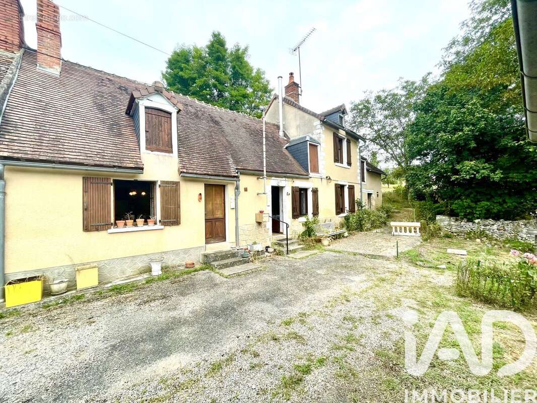 Maison 87 m² à Ruffec  - photo 2