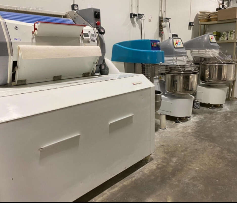 Photo 5 - Commerce à CIVRIEUX-D'AZERGUES