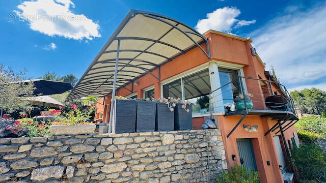 Maison à ENTRECHAUX