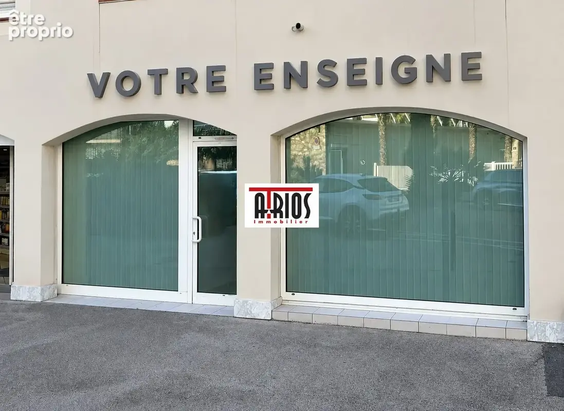 Commerce 60 m² à vendre à Hyeres (83400) - photo 1