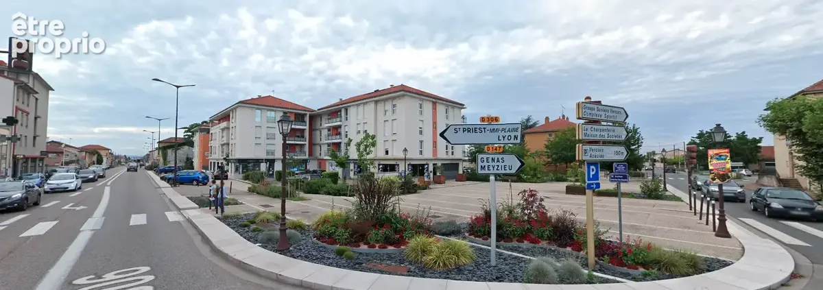 Parking à SAINT-BONNET-DE-MURE