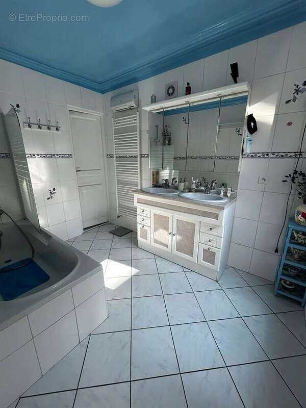 Appartement 78 m² à Paris-11e  - photo 10