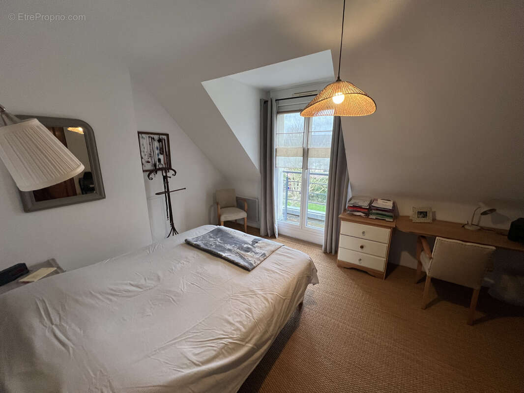 Maison à LANGROLAY-SUR-RANCE