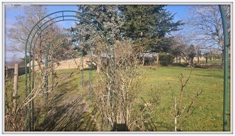 Terrain à COURDIMANCHE