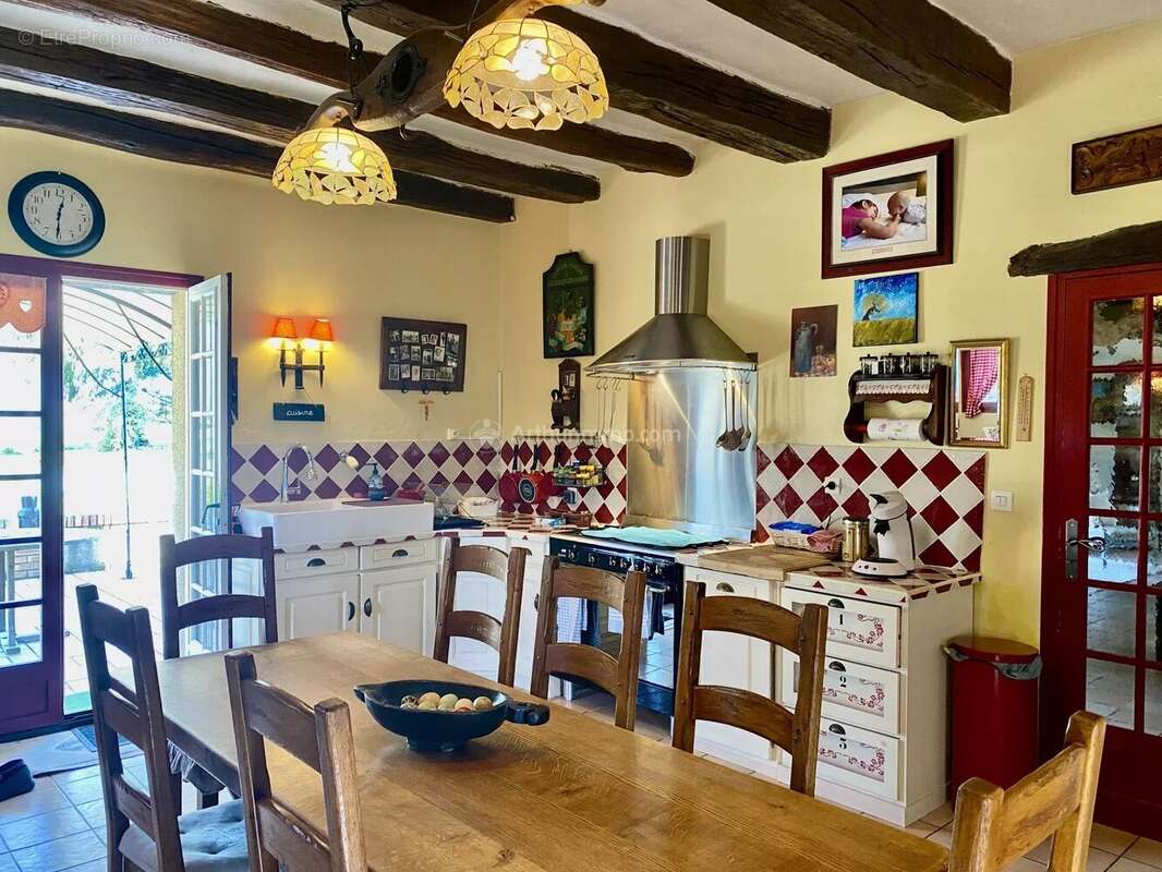 Maison à BEAUMONT-LA-RONCE