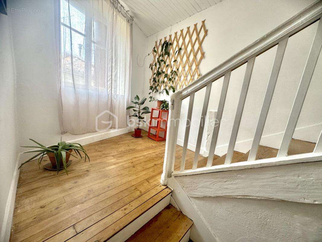 Maison à VIC-FEZENSAC