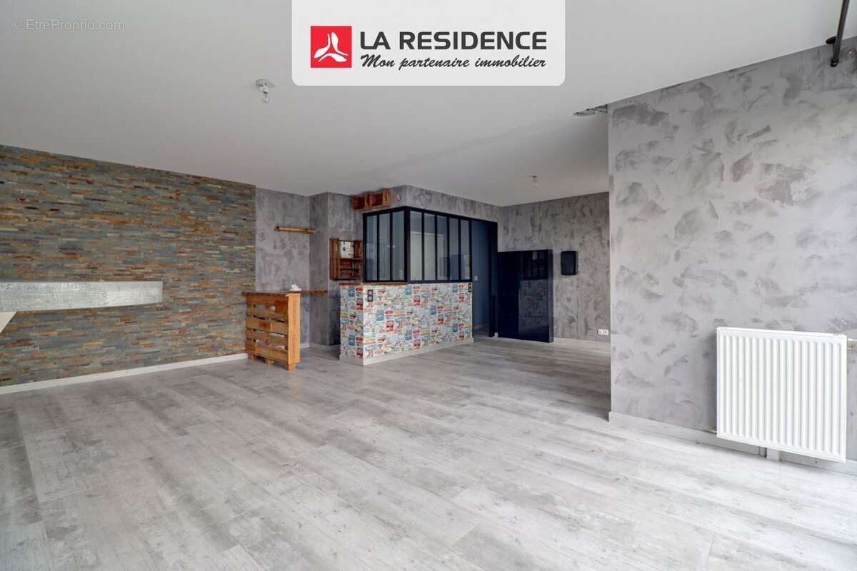 Appartement à JOUY-LE-MOUTIER