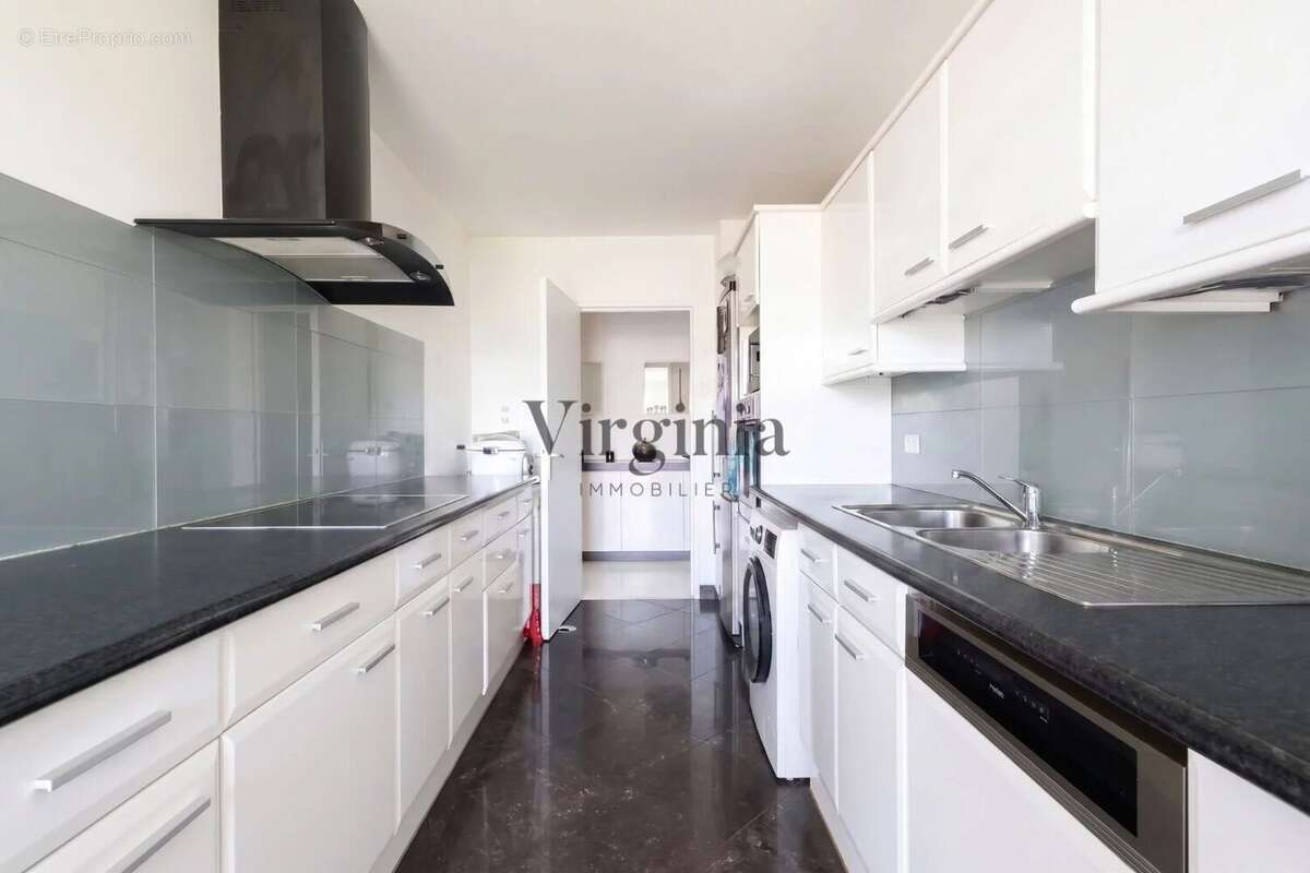 Appartement à CHARENTON-LE-PONT