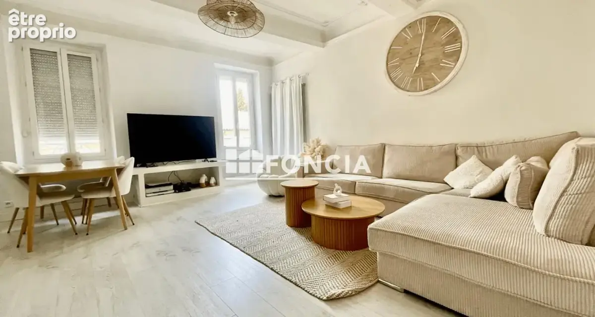 POUR INVESTIR : Immeuble de 3 logements à Saint-Félix-de-Lodez - photo 2