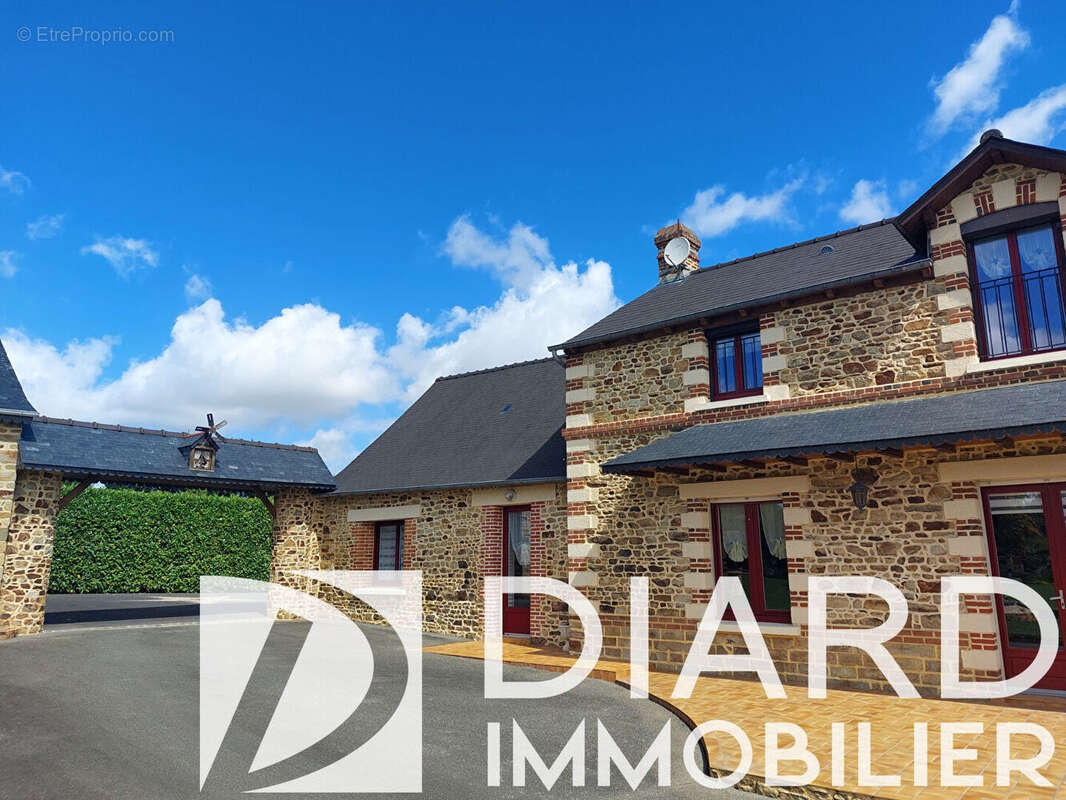 Maison à DOMALAIN