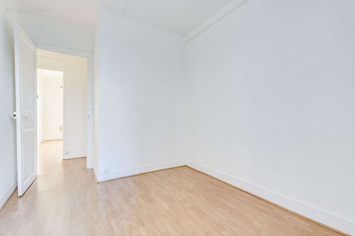 Appartement à PARIS-14E
