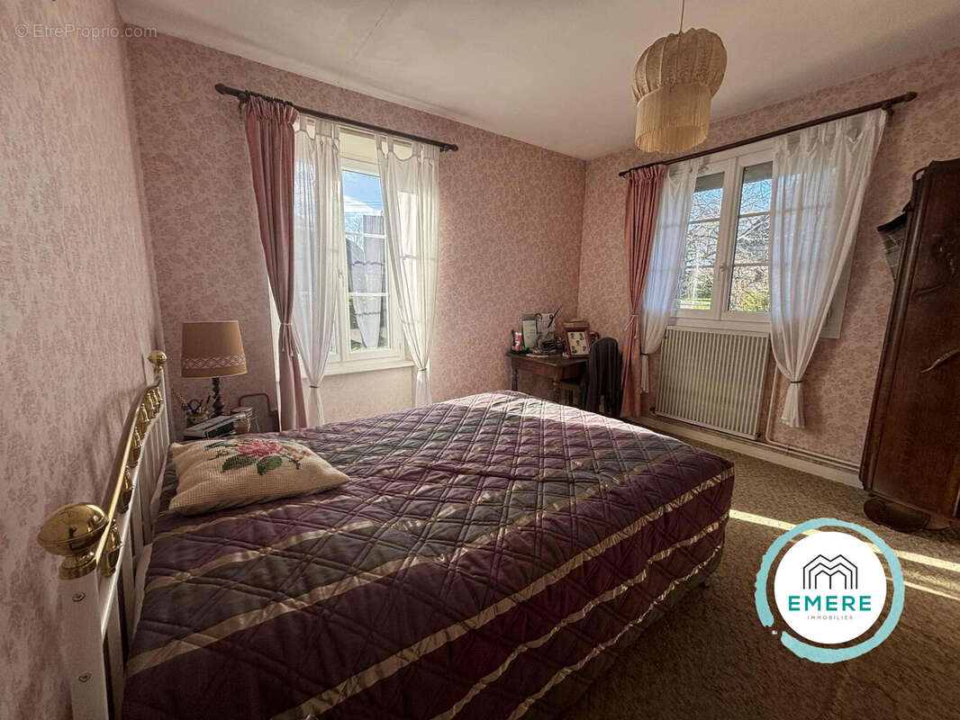 Maison à SAINT-AUBIN-DE-TERREGATTE