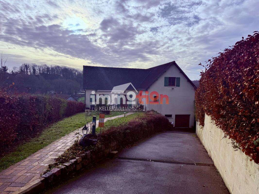 Maison à HUCHENNEVILLE