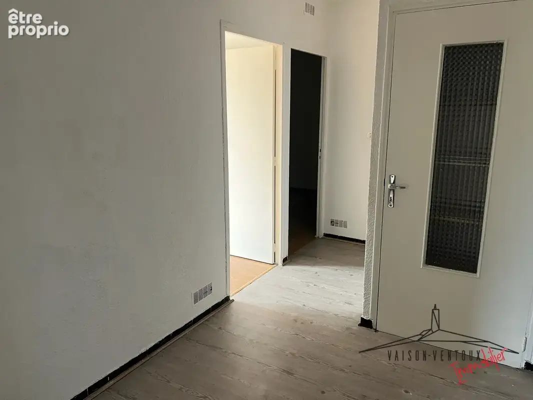 Maison avec 2 appartements et 1 grand garage - photo 7