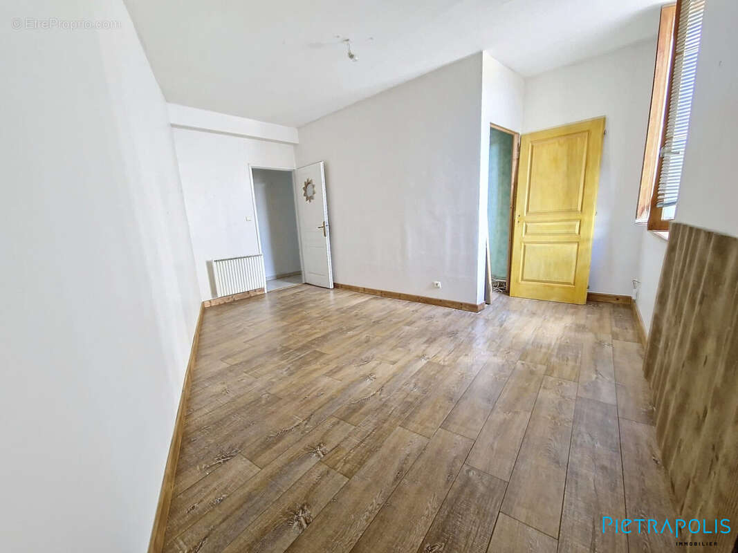 Appartement à PONTCHARRA-SUR-TURDINE