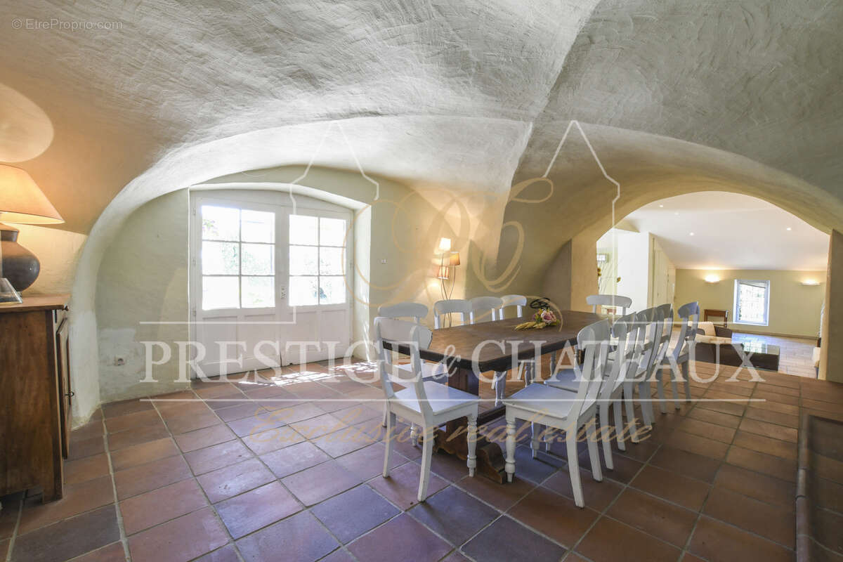 Maison à GRIGNAN