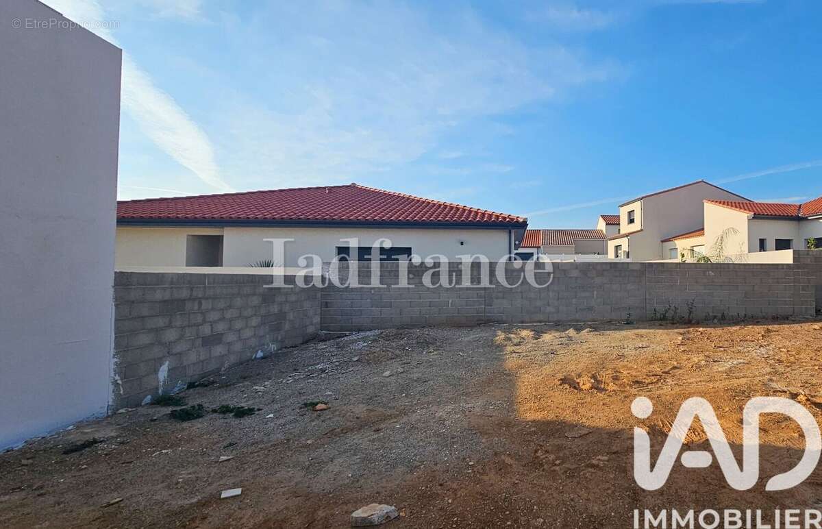 Photo 2 - Terrain à THUIR