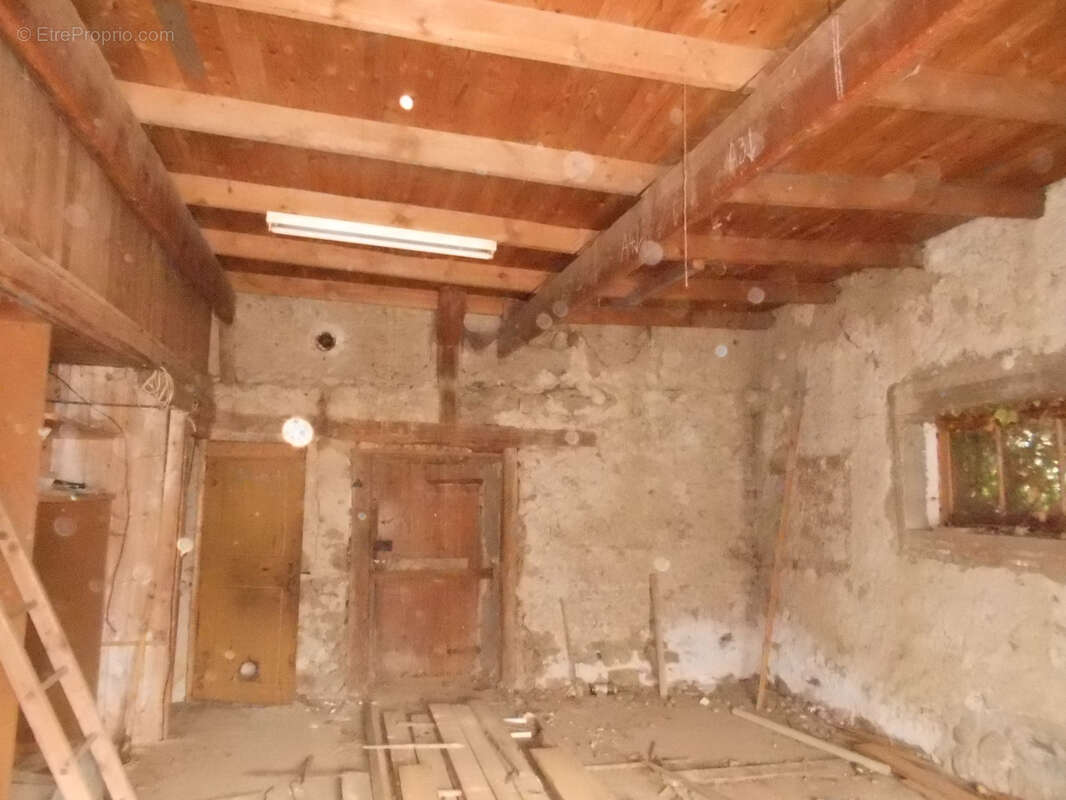 Maison à DORE-L'EGLISE