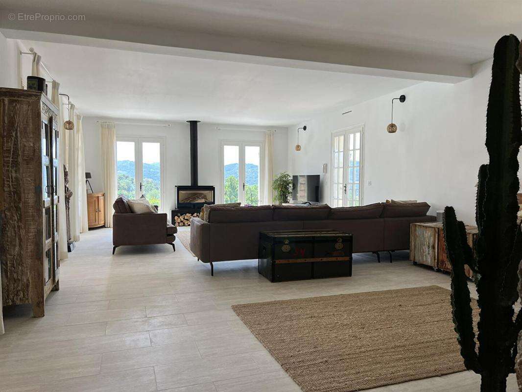 Maison à PEYMEINADE