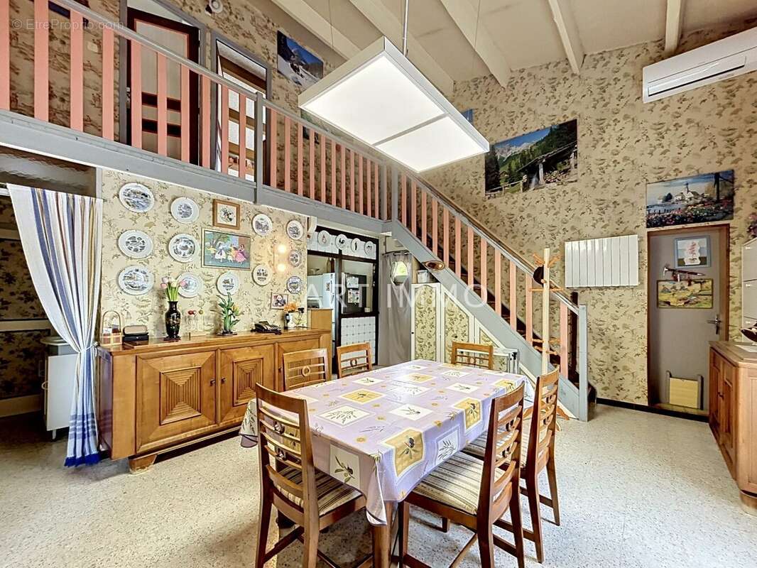 Maison à ROBION