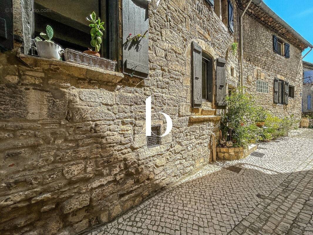 Maison à BARJAC