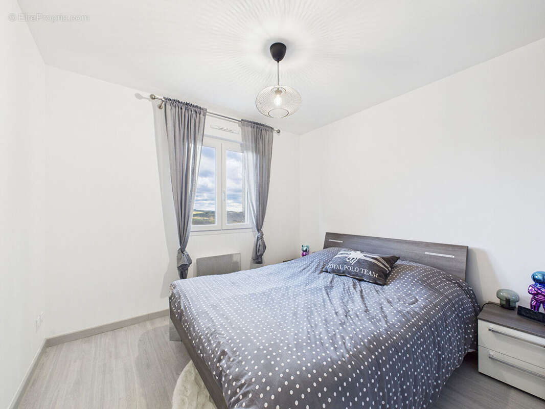 Maison à LE CRESTET