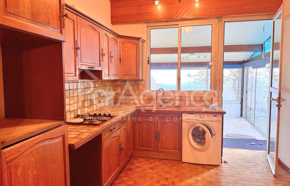 Commerce à VAUX-SUR-MER