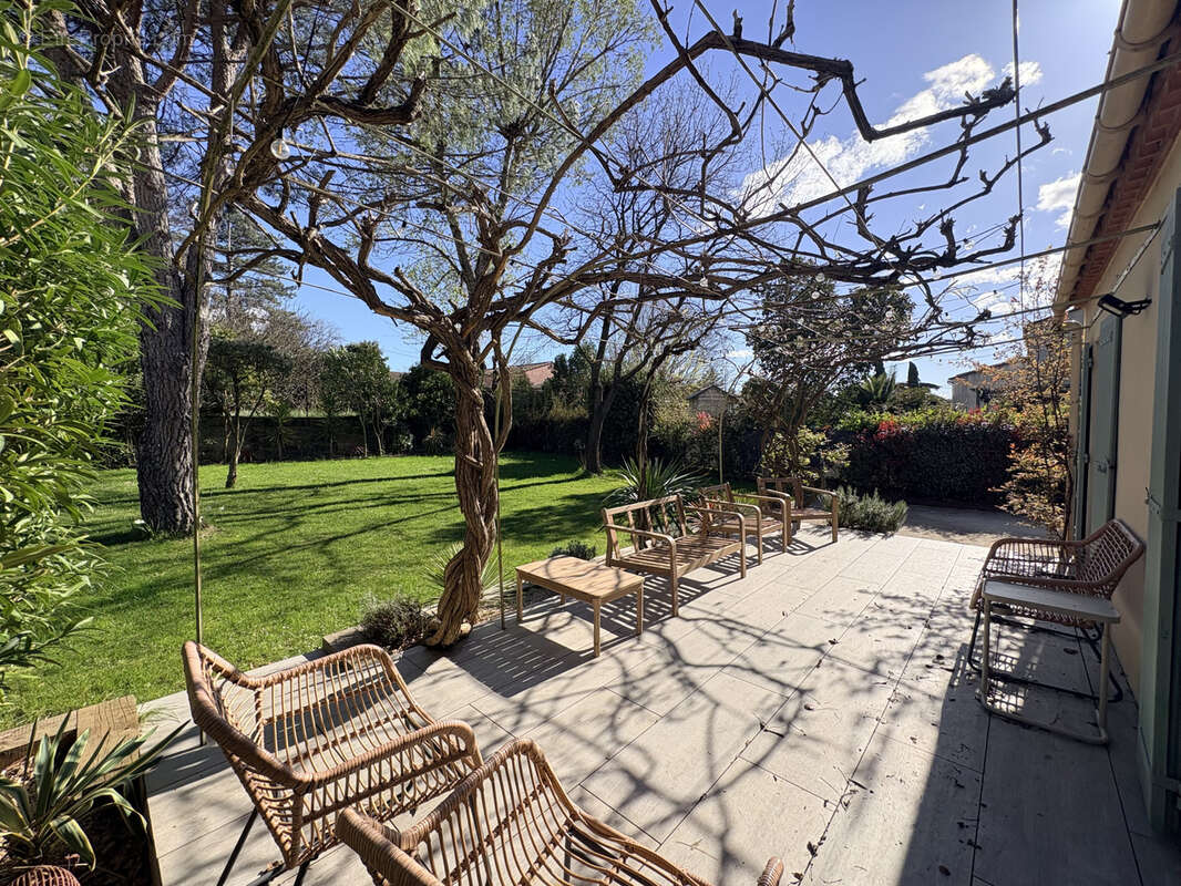 Maison à LA CALMETTE