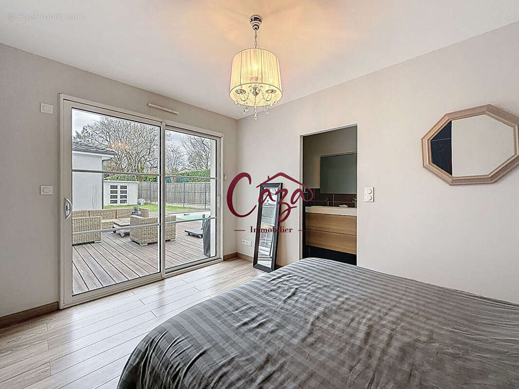 Maison à FARGUES-SAINT-HILAIRE