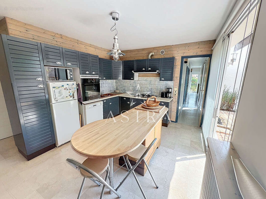 Maison à VERRIERES-LE-BUISSON