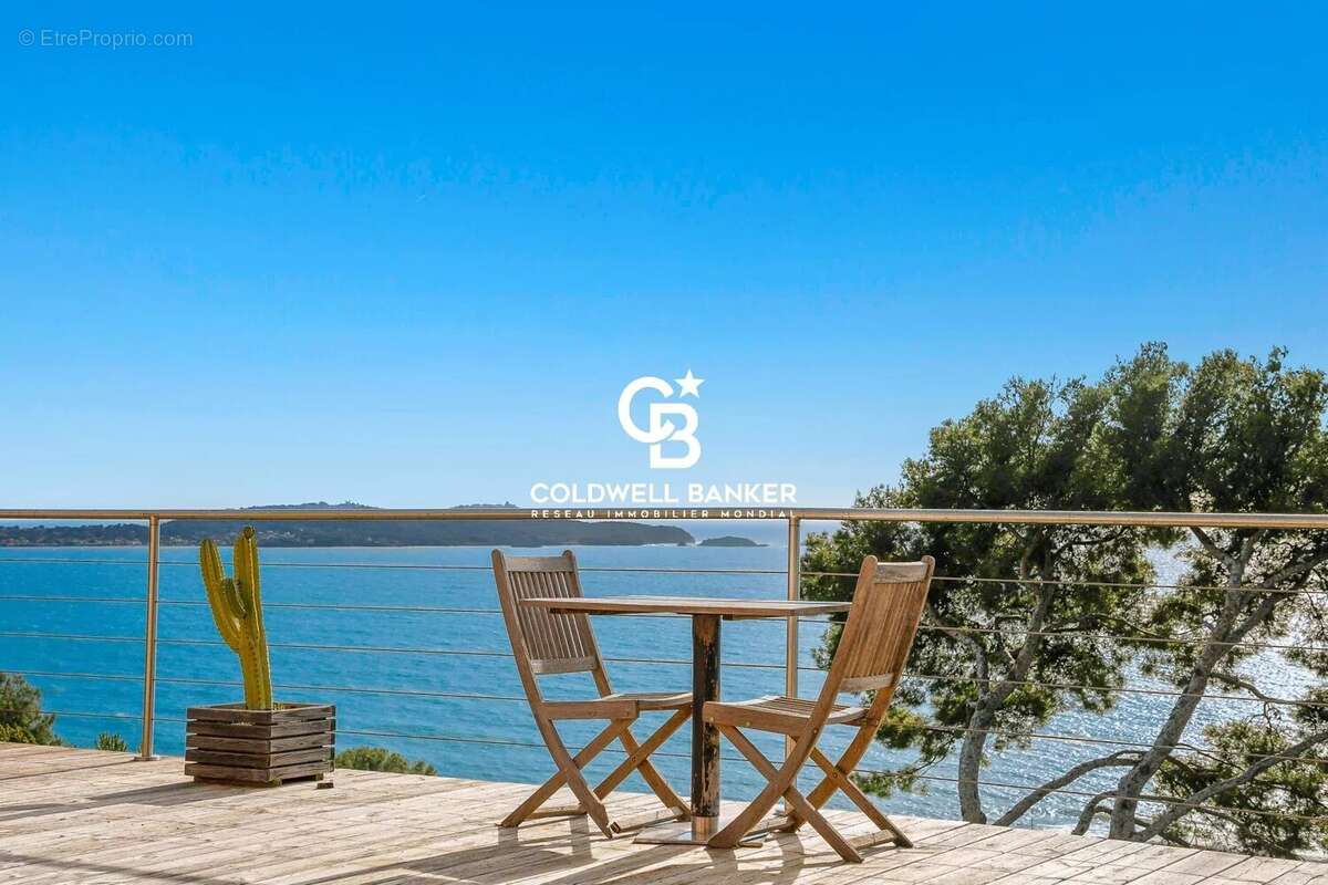 Maison à CARQUEIRANNE