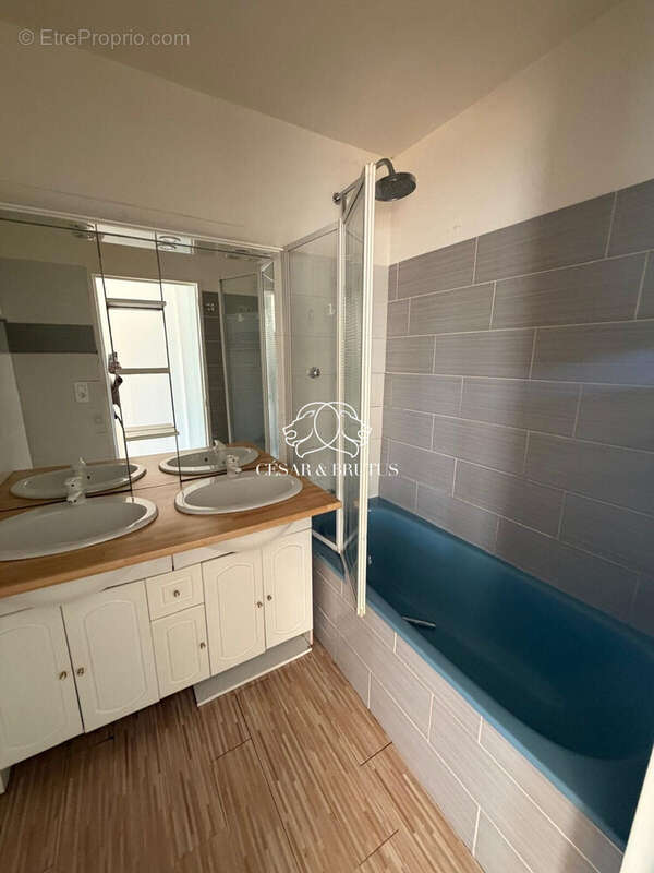 Appartement à CHAMPAGNE-AU-MONT-D'OR