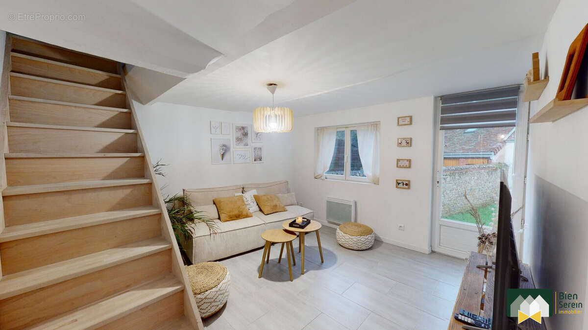 salon - Maison à COURVILLE-SUR-EURE