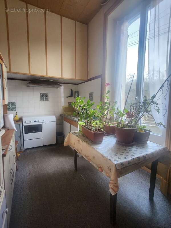 Maison à SAINT-LEONARD-DE-NOBLAT