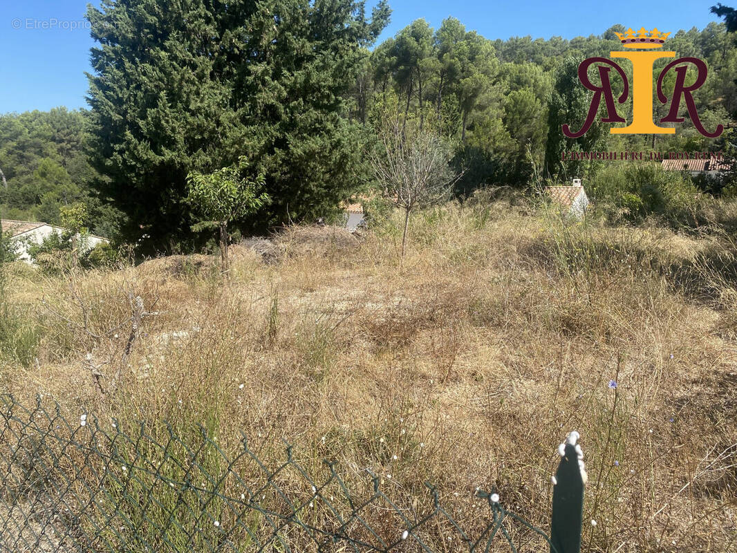 Terrain à MEYREUIL