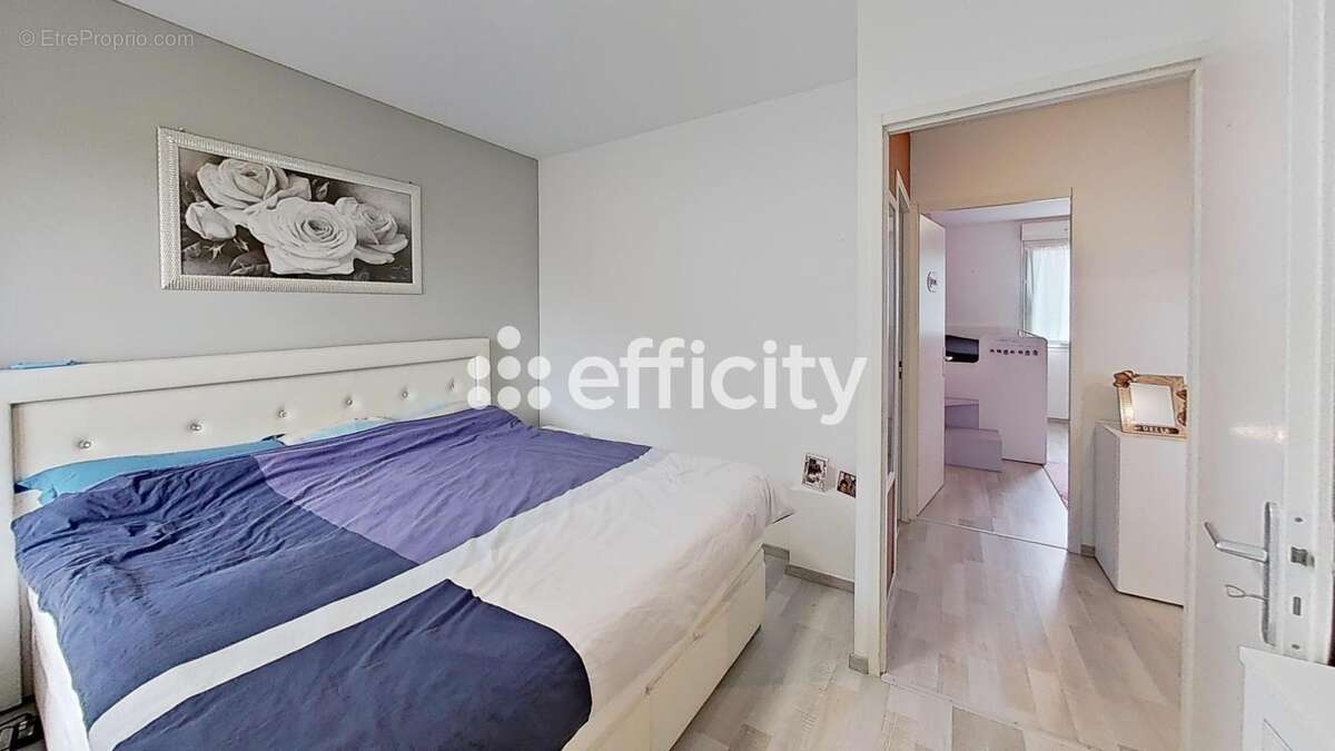 Maison à ETREMBIERES