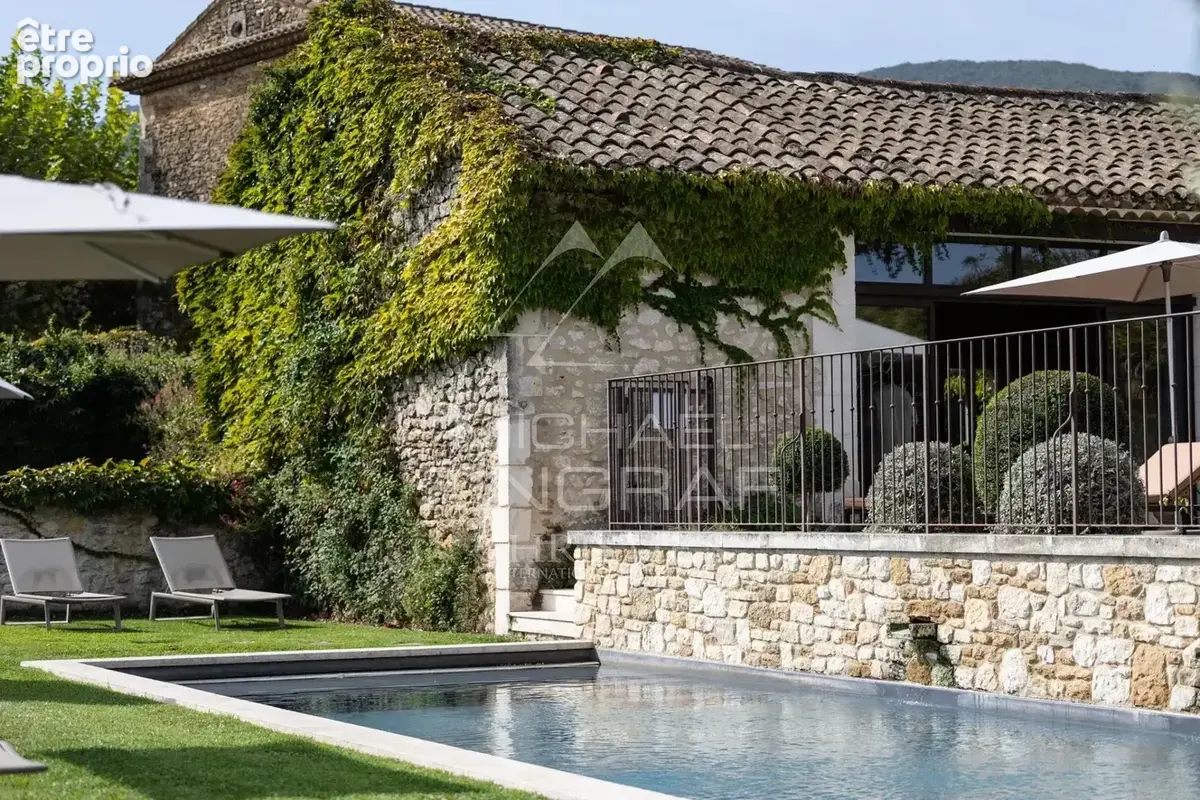 Oppède – Mas provençal de caractère avec gîtes, chambres d'hôtes et vues sur le Luberon - photo 4