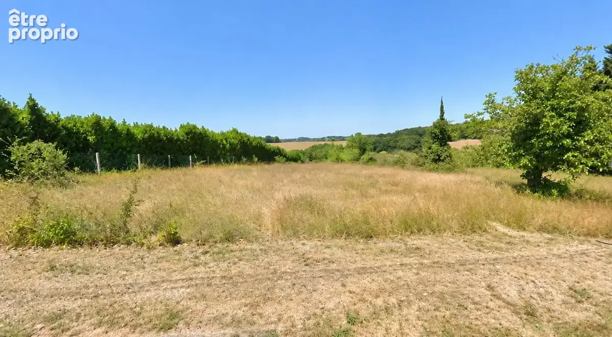 Terrain à CHALAIS
